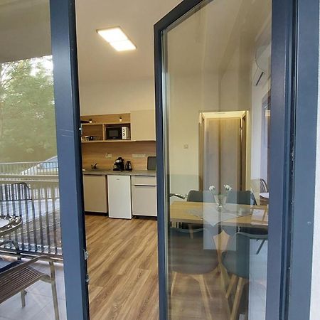 Csaladi Kikoeto Apartman Gyula Εξωτερικό φωτογραφία