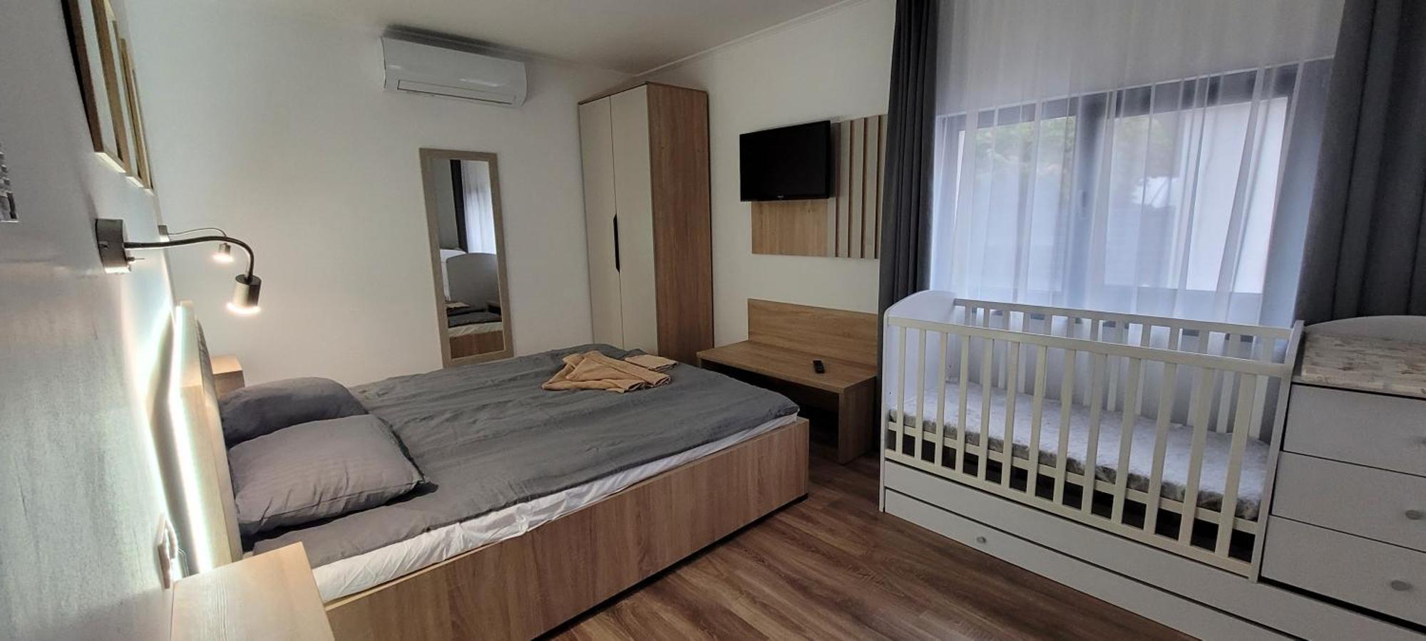 Csaladi Kikoeto Apartman Gyula Εξωτερικό φωτογραφία