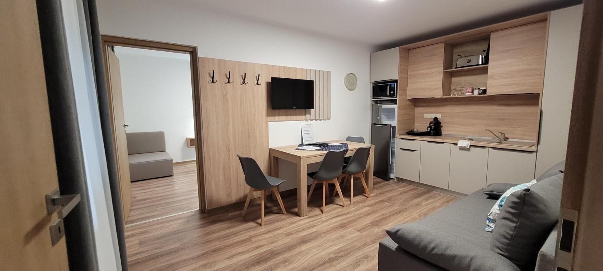 Csaladi Kikoeto Apartman Gyula Εξωτερικό φωτογραφία
