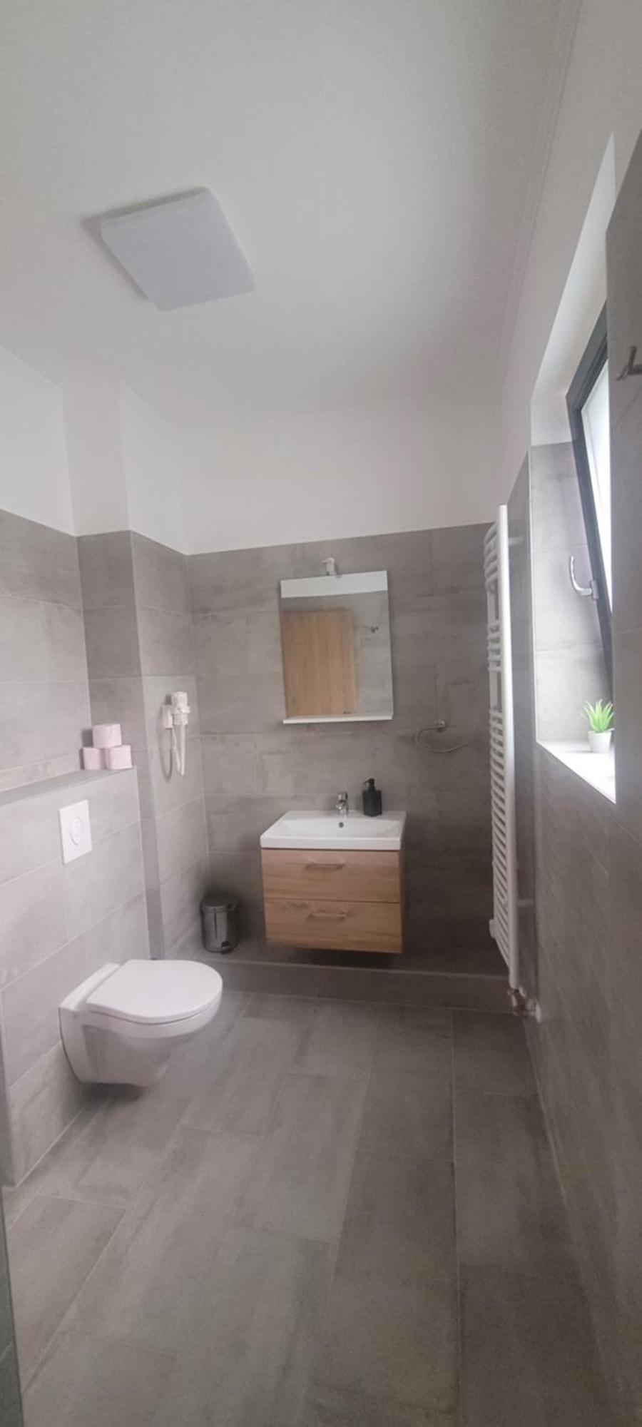 Csaladi Kikoeto Apartman Gyula Εξωτερικό φωτογραφία