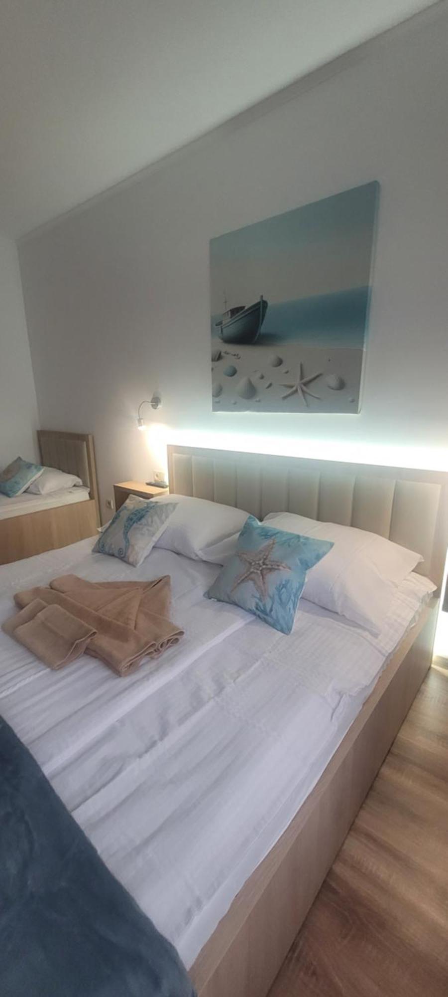 Csaladi Kikoeto Apartman Gyula Εξωτερικό φωτογραφία