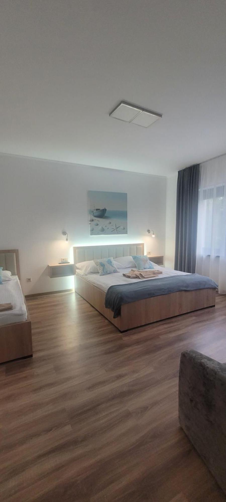 Csaladi Kikoeto Apartman Gyula Εξωτερικό φωτογραφία