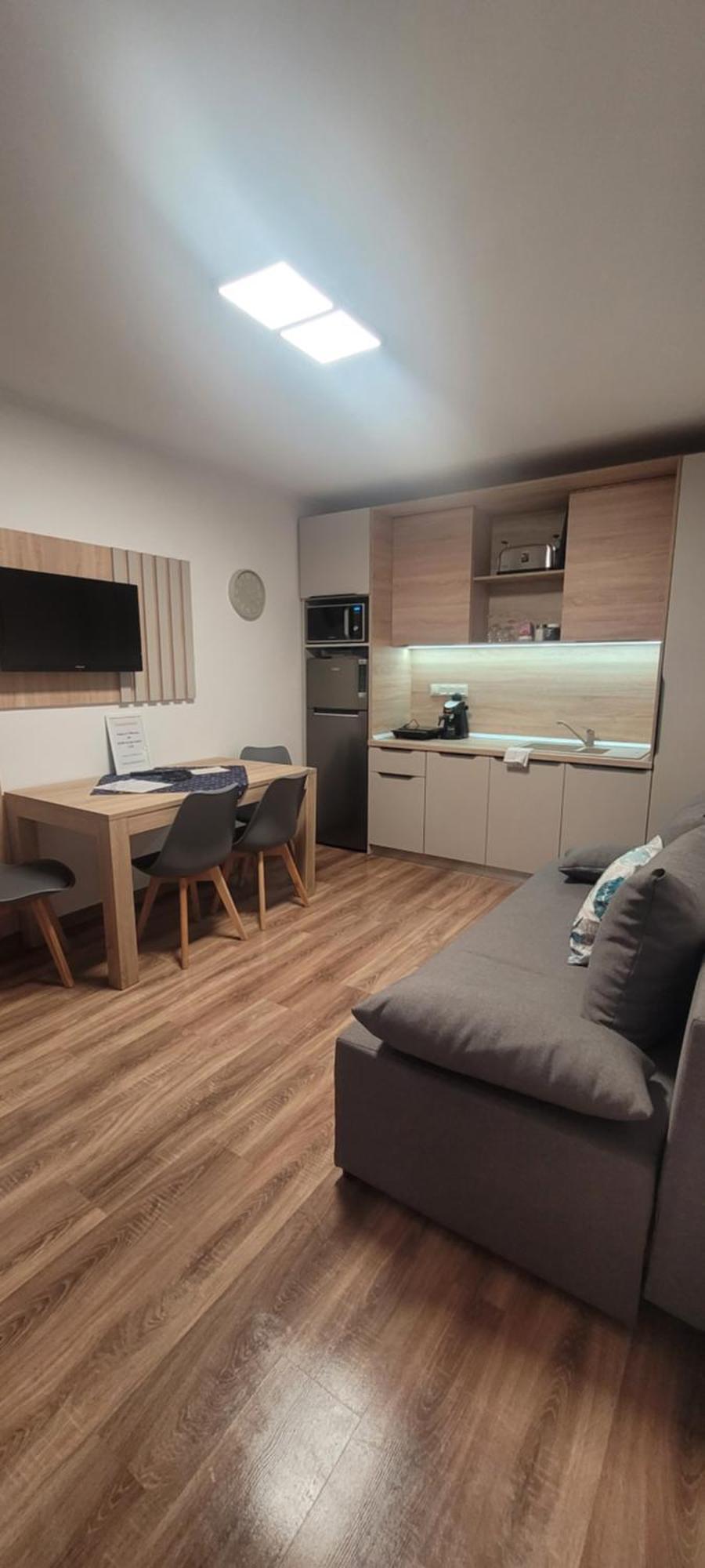 Csaladi Kikoeto Apartman Gyula Εξωτερικό φωτογραφία