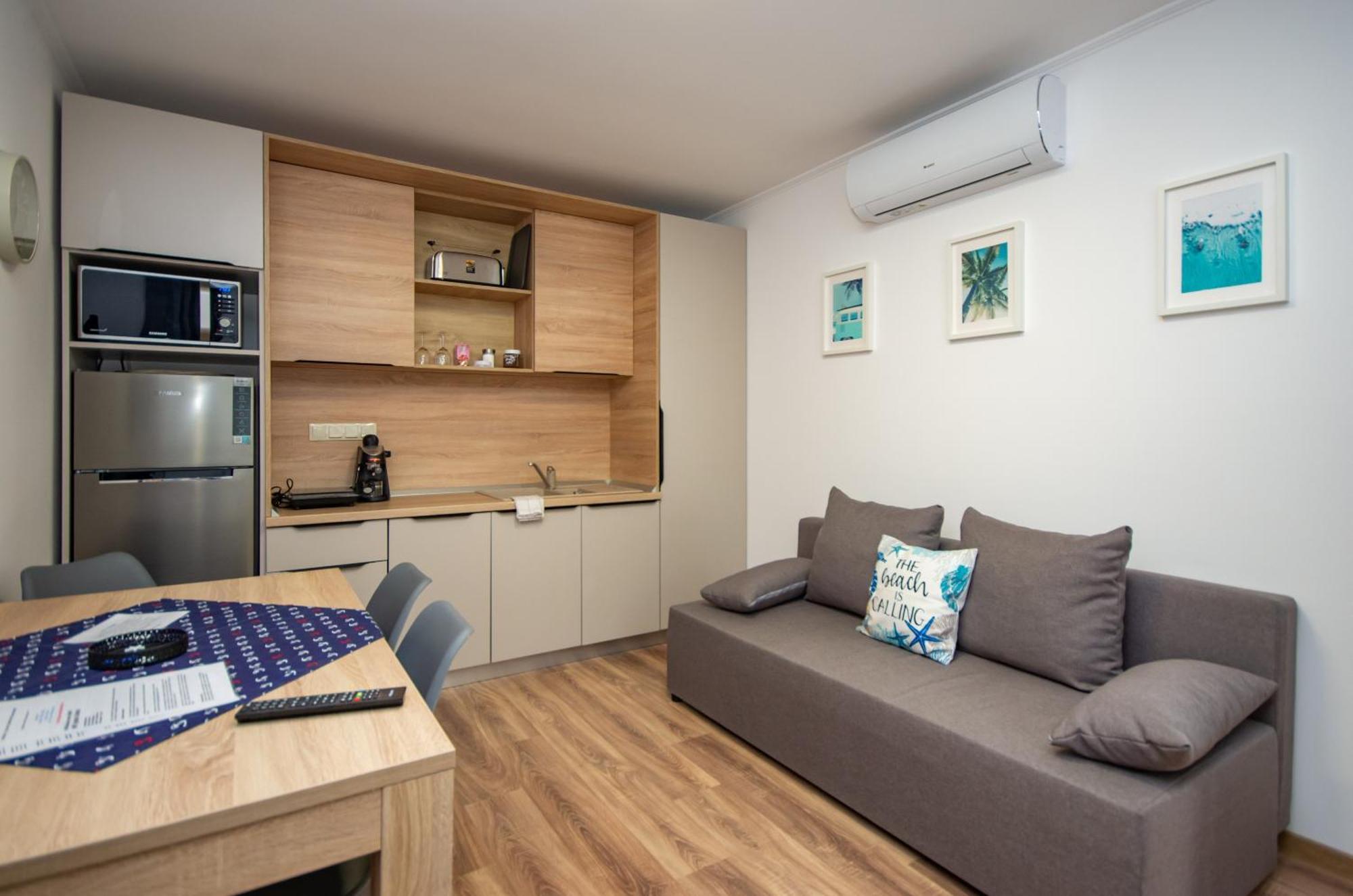 Csaladi Kikoeto Apartman Gyula Εξωτερικό φωτογραφία