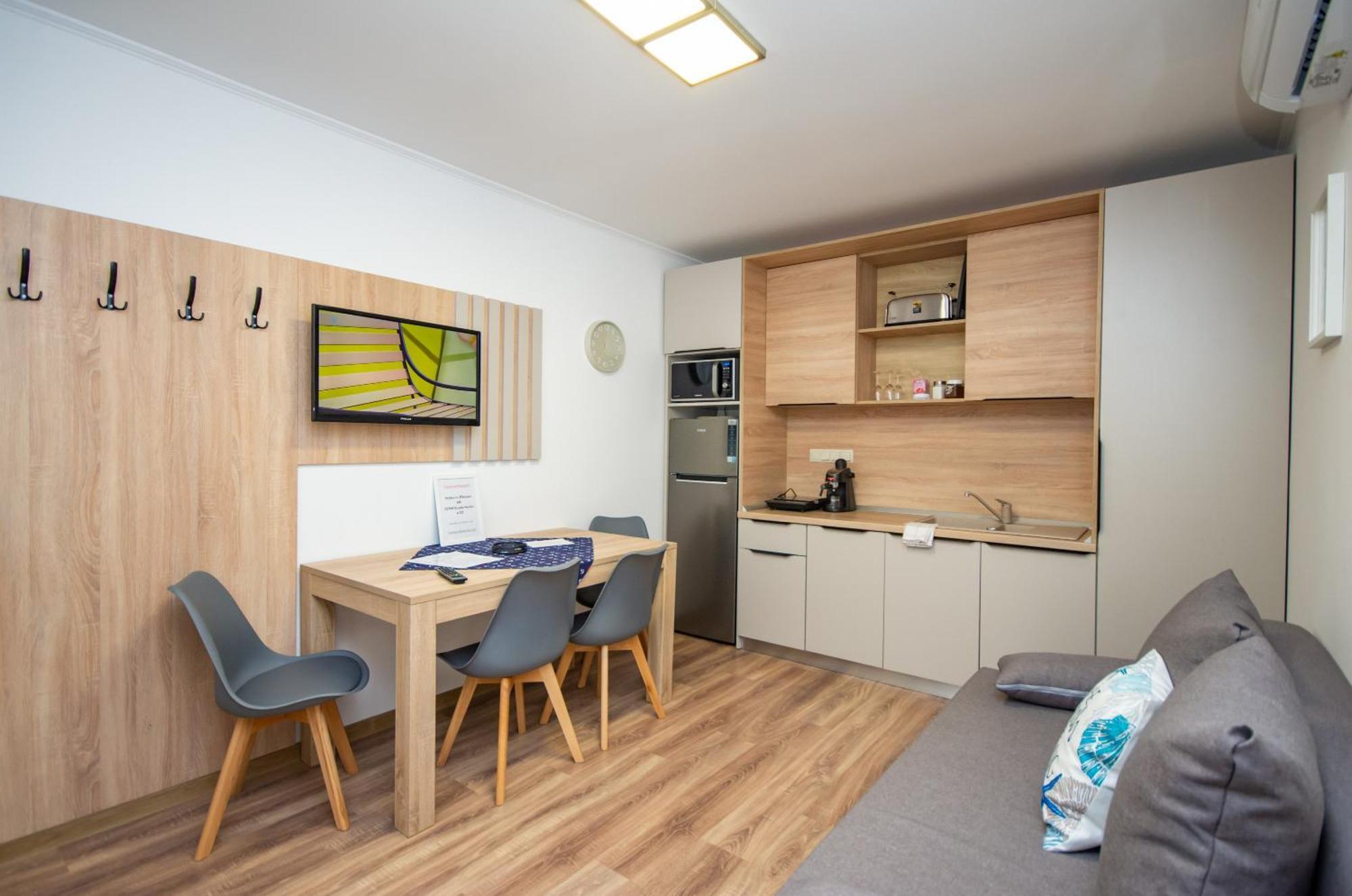 Csaladi Kikoeto Apartman Gyula Εξωτερικό φωτογραφία