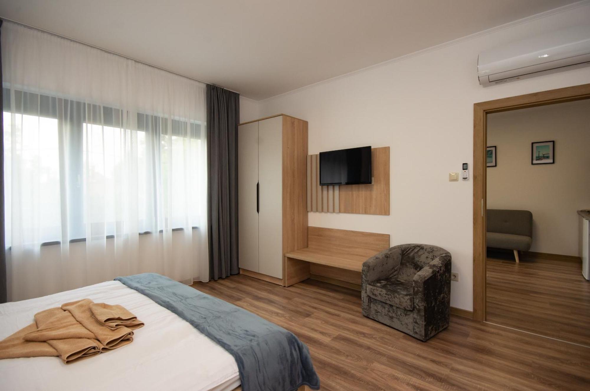 Csaladi Kikoeto Apartman Gyula Εξωτερικό φωτογραφία