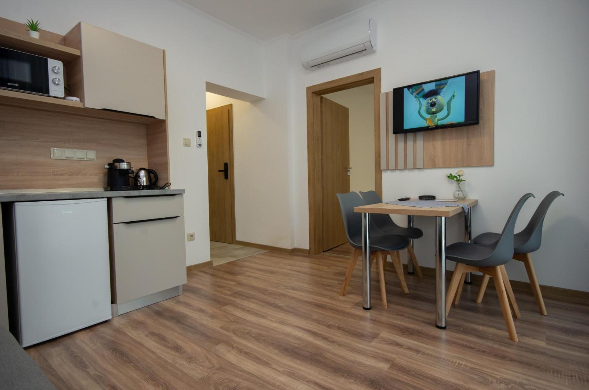 Csaladi Kikoeto Apartman Gyula Εξωτερικό φωτογραφία