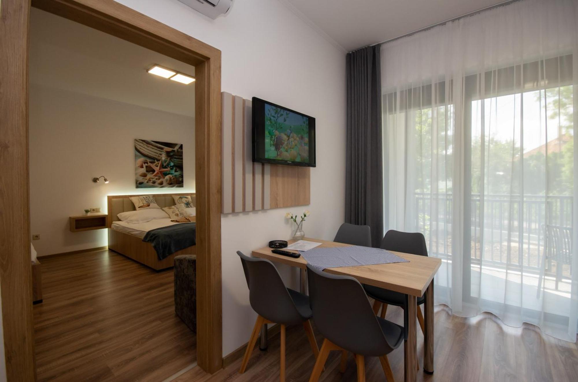 Csaladi Kikoeto Apartman Gyula Εξωτερικό φωτογραφία
